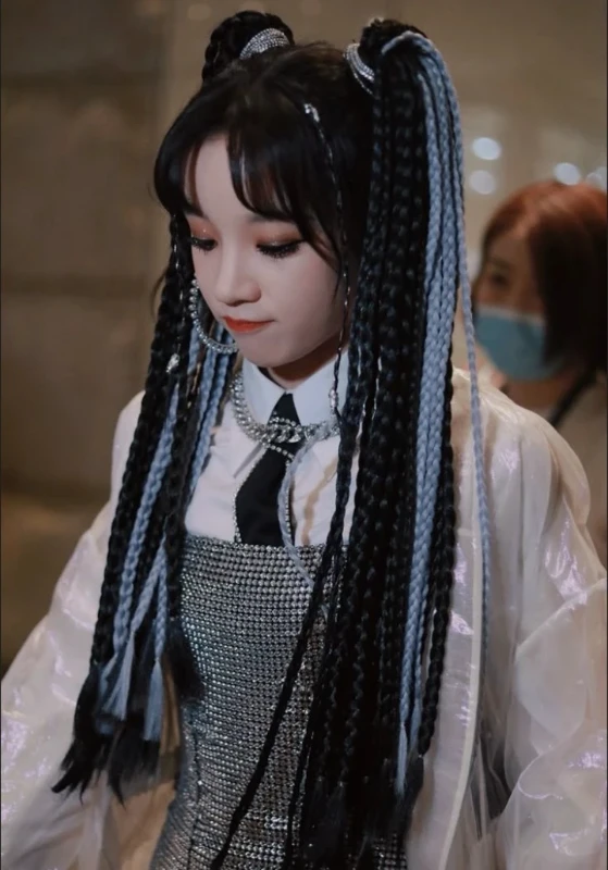 Юци из (G)i-dle Юци из (G)i-dle