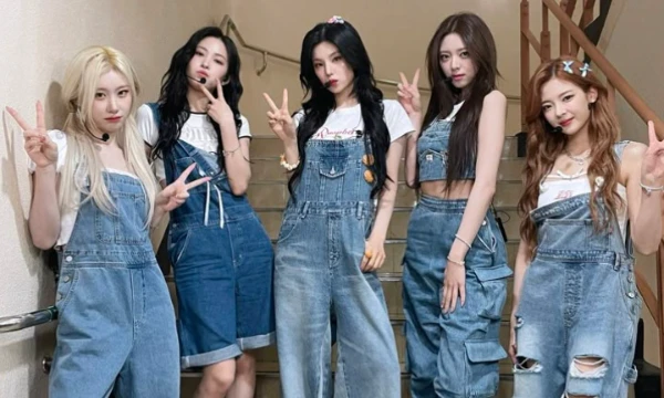 Вам просто нужно будет itzy или другая к-поп группа, приятного прохождения!)