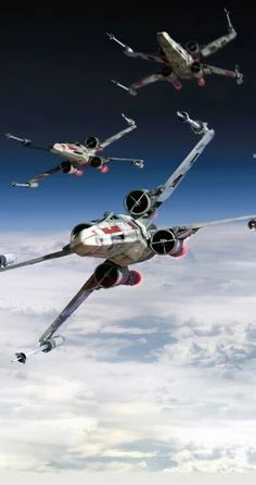 Выберете какой истребитель вам нравится больше во вселенной Star Wars. 