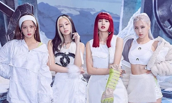 Здесь вы должны будете написать за 5 минут всех участниц Blackpink, альбомы, как сольные так и групповые, а также синглы. Приятного прохождения.