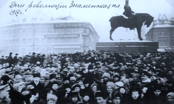 Отныне ты- революционер! Ты должен свергнуть жестокого диктатора Язлого Оченьзлого, но это будет нелегко...