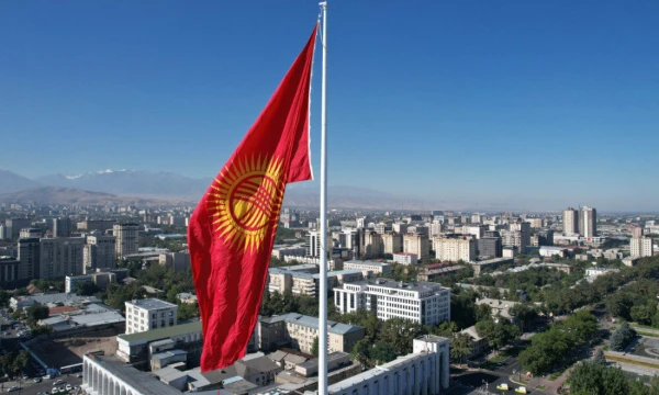 Кыргызская Республика делится на 7 областей и 2 города республиканского значения. Попробуй из назвать!