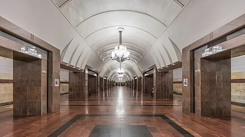Станция "Площадь 1905 года" Станция "Площадь 1905 года"