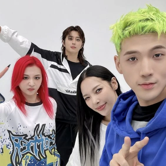 K-pop группы, которые я стэню (2 part) K-pop группы, которые я стэню (2 part)