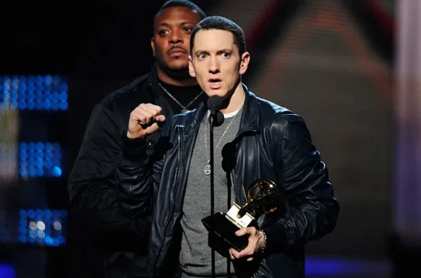 Продолжение предыдущего теста про Grammy, однако на этот раз вам предстоит выбрать лучшую песню, а не альбом. (Автор - Песня)