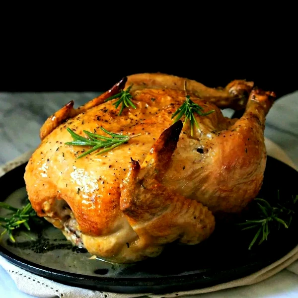 Выбери самую вкусную еду на праздничном застолье! Признавайтесь ,глядя на тест уже потекли слюнки