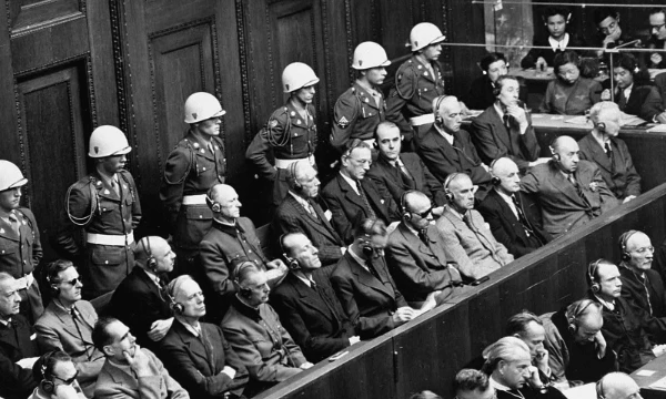 1946 год, вам доверили честь судить не абы кого, а виновников в разжигании Второй Мировой войны, в том числе и высший руководящий состав. Станете ли вы мечом правосудия, или проявите милость?