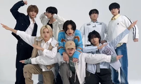 приветик! в этом тесте ты сможешь почувствовать себя 9 участницей Stray Kids! только все факты о тебе будут попадаться на угад! желаю удачи в прохождении! 💗