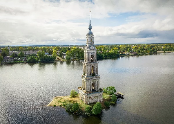 Предлагаю Вам выбрать достопримечательность Верхневолжья, которая больше всего понравится Вам из 32 достопримечательностей этого прекрасного края!