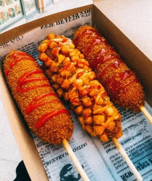 Фастфуд (англ. fast food, от fast — «быстрый» и food — «еда») — это пища с коротким временем приготовления и потребления. 