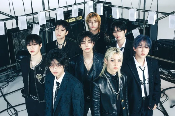 13 декабря у Stray Kids вышел новый альбом. Пройди тест и узнай, какая же ты песня из этого альбома. Удачи~