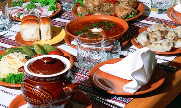 В мире существуют сотни, а то и тысячи разнообразных кухонь. Японская кухня, Американская, Русская и т.д. Так почему бы вам не выбрать лучшую из них?