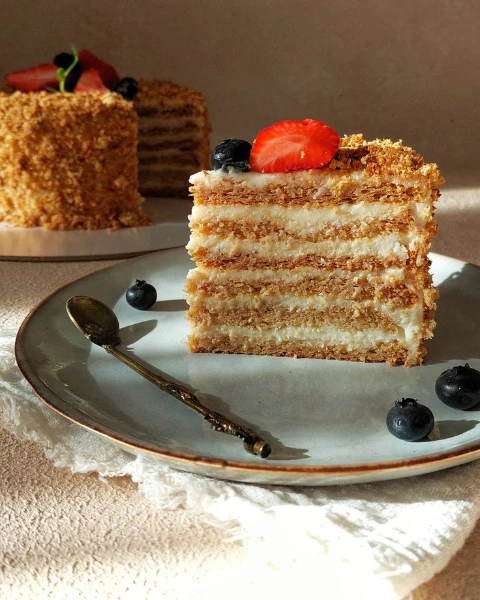 Выпечка,десерты от которых веет теплом и уютом,а про вкус я вообще молчу)