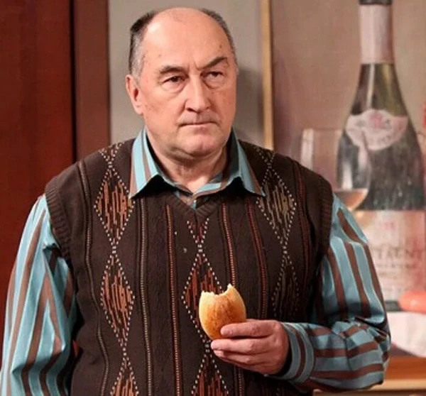В каждом комедийном сериале - свой любимчик публики, без которого сериал просто не существует. Среди них всех невозможно было бы выбрать кого-то одного. Или всё-таки возможно?