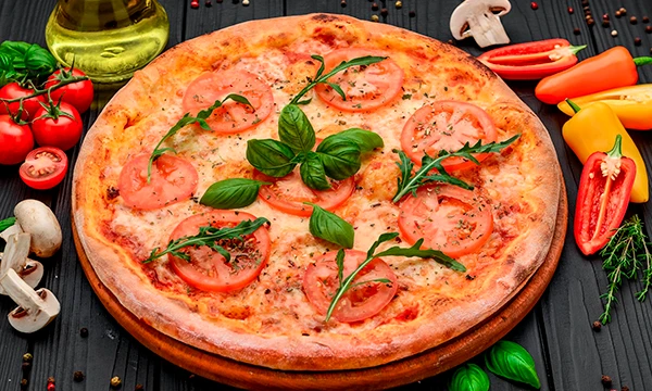 Выбери лучшую пиццу на свой вкус, в списке будет пятьдесят видов классических пицц из Италии и четырнадцать популярных видов из других стран.