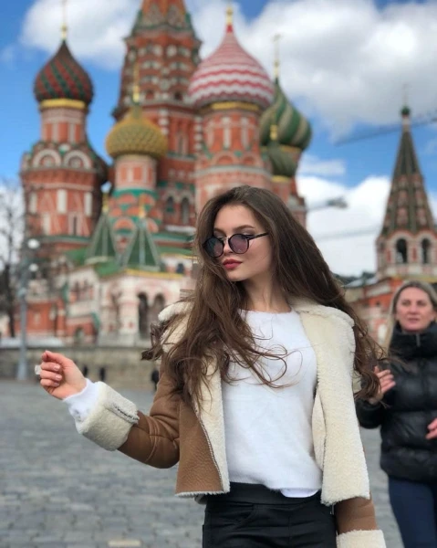 Красивые девушки из столицы Российской Федерации