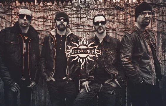 Godsmack — американская рок-группа, играющая в стиле nu metal, образованная в 1995 году в городе Бостон, Массачусетс, США.
Мы предлагаем вам выбрать лучшую их песню.
