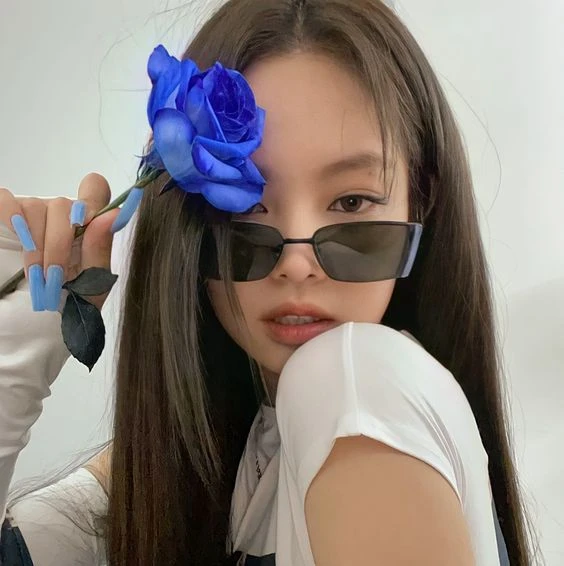 Тут может быть много айдолов из одной группы (BTS, ITZY, Twice, Aespa, Red Velvet, (G)I-dle, BlackPink, TxT, Ive, Stray Kids, Mamamoo, Le sserafim, Enhypen, Ateez).
