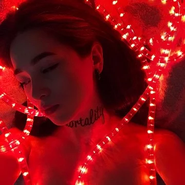 Оцениваем, БЕЗ 18+
Профиля каждой стримерши прилагаются 
(Если у вас есть идеи стримерш - отписывайте ники в комментарии)