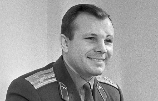 Выберите человека, который оставил самый большой след в истории планеты Земля. 
