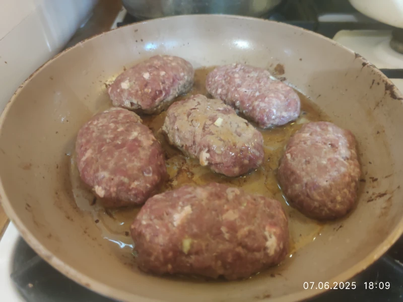 Готовим зразы с рисом и яйцом Готовим зразы с рисом и яйцом