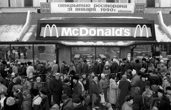 Предлагаю выбрать год, который остался у вас в памяти навсегда из-за событий в мире или того, что с случалось лично с вами. С 1990 по 2021 года.