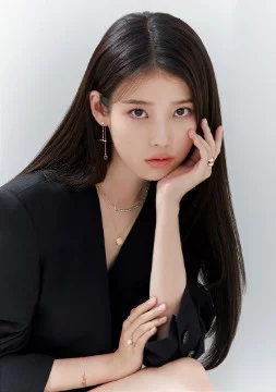 Best girl IU!
