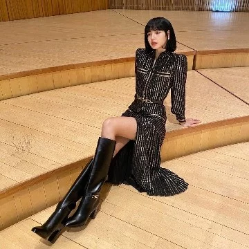 Выбери свой самый любимый образ Лисы из BLACKPINK. В тесте представлены образы не только сценические, но и повседневные, а также с фотосессий и разных шоу