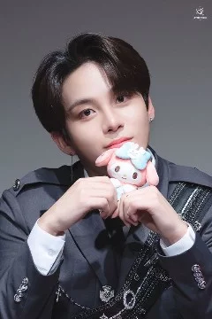 группы: Itzy, Aespa, Stray Kids, Epex, Ateez, Txt, Enhypen, Everglow, Ive, Kep1er, Nmixx, The Boyz , Treasure, Stayc, (G)idle, Dreamcatcher и др.