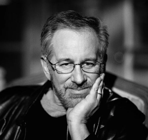 История кино — это не история фильмов, точно так же, как история живописи — не история картин.
Жан-Люк Годар