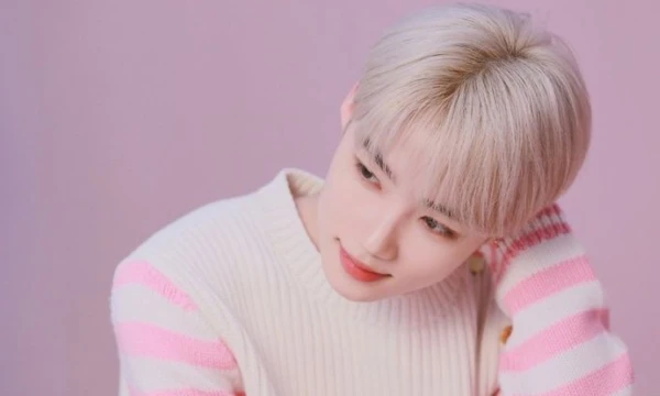 Каждая k-pop группа выделяется не только стилем, но и своим приветствием! Внимательно ли вы слушаете их слова? В этом тесте вы сможете проверить сколько представлений разных групп вы знаете. 