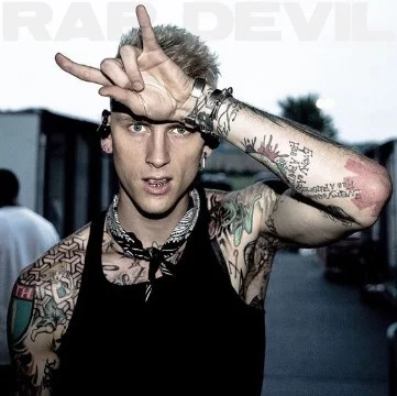 Выберите по вашему мнению лучший трек Machine Gun Kelly (MGK). Под каждым треком название альбома и кол-во прослушивание в Spotify. 
