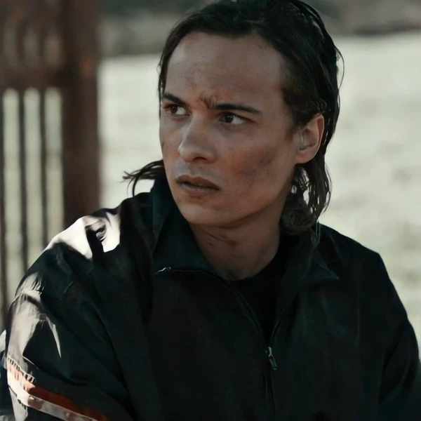 Choose best charaster of Fear The Walking Dead