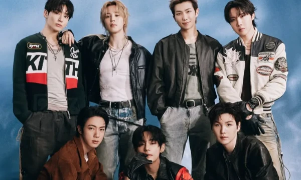 Выберите лучшую дебютная песня групп k-pop всех поколений. Включены женские и мужские группы. В турнире прикреплены видео