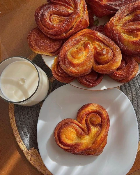 Выпечка,десерты от которых веет теплом и уютом,а про вкус я вообще молчу)