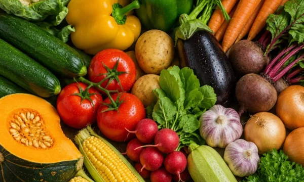 Выбери лучший овощ, который, по твоему мнению, является самым вкусным. Можешь выбирать по внешнему виду - никто не запрещает! P.S: невозможно уместить ВСЕ овощи, так как их более 1200. 