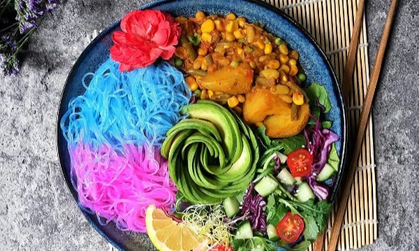 Выбери самое вкусное блюдо, которое когда то было мировым трендом.                                  