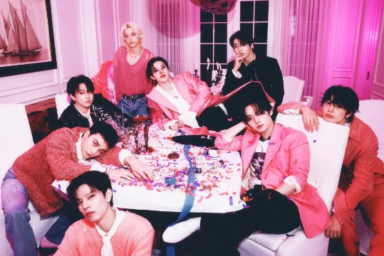 Угадай мембера Stray Kids по глазам за 20 секунд