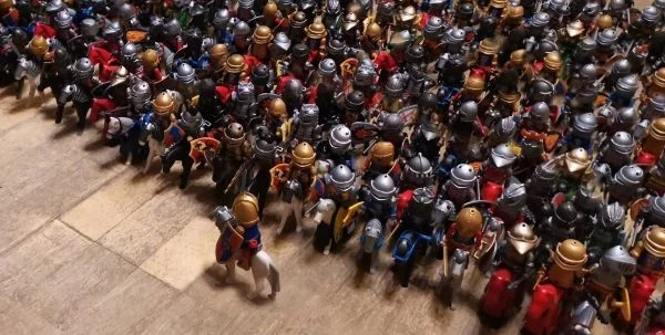 Вибираем лучшего персонажа мультфильмов производства Battle Director