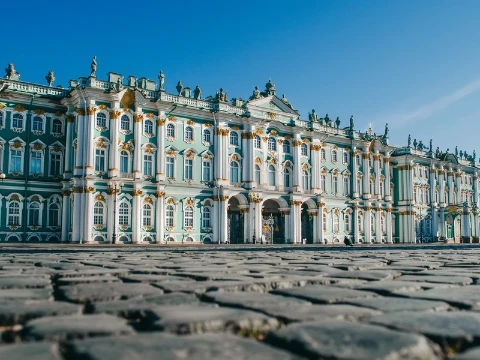 Выбираем любимую достопримечательность России. Выбирайте самую запомнившуюся вам достопримечательность, ту, что поразила вас своей красотой/величием, либо ту, которую вы очень хотите посетить.