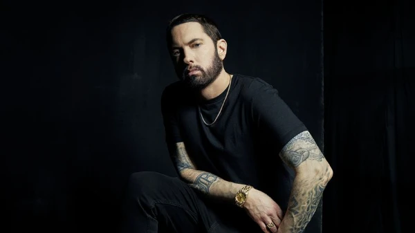 Эминем(Eminem) - американский рэпер, автор-исполнитель, композитор, музыкальный продюсер, продюсер и актёр.

