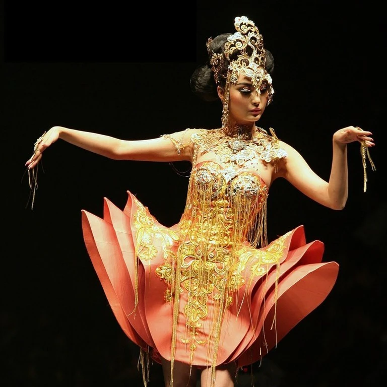 2. Akiko Shikata 2. Akiko Shikata