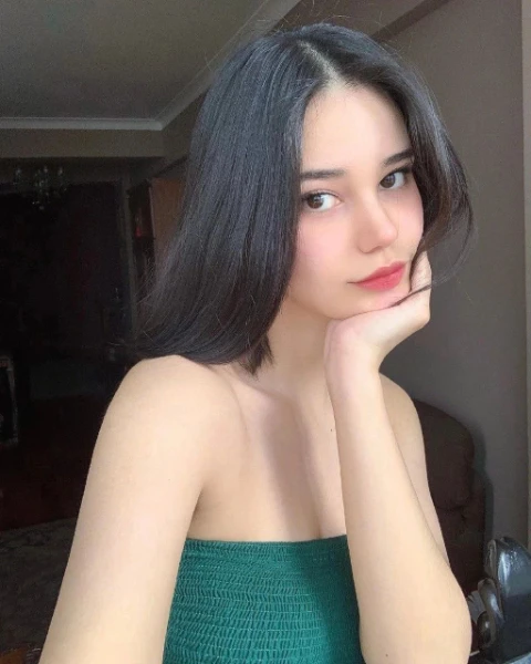 Выберите самую милую девушку без 18+ контента