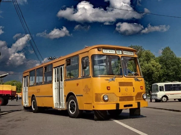 выберите автобус который вы бы хотели иметь для дома на колесах, бизнеса и т.д.