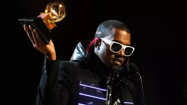 «Грэмми» (англ. Grammy) — музыкальная премия, вручаемая ежегодно американской Национальной академией NARAS. Существует много областей в этой премии, и одной из них является Рэп. (Автор - альбом)