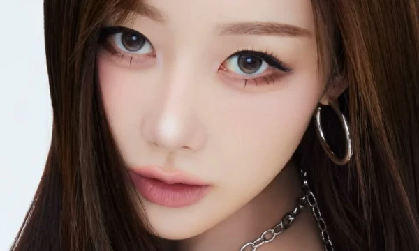 Кто самый красивый японец среди участников K-pop групп? В турнир включены участники мужских и женских групп. Подобраны качественные фотографии айдолов преимущественно с фотосессий.