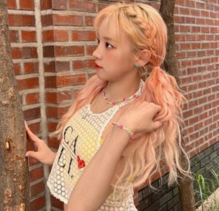 Юци из (G)i-dle Юци из (G)i-dle
