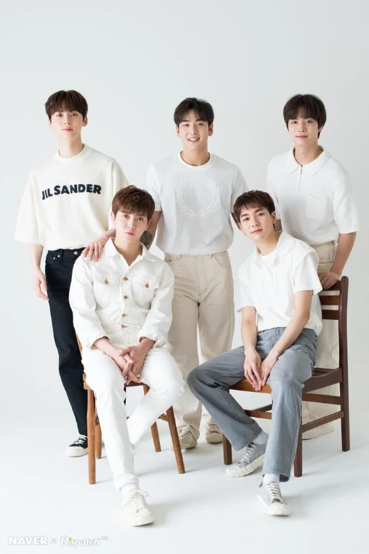  5. На пятом месте Nu'est, ещё одна недооцененая группа в свое время, хотя как по мне они заслуживают большего со своими песнями и альбомами. 5. На пятом месте Nu'est, ещё одна недооцененая группа в свое время, хотя как по мне они заслуживают большего со своими песнями и альбомами. 