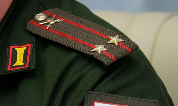 Простая проверка на знание войсковых военных званий в порядке от рядового до самых высоких чинов.