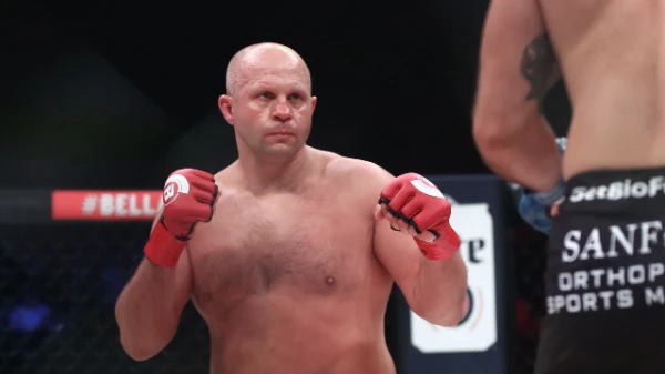 Смешанные единоборства (MMA) — вид спорта, представляющий собой единоборство с сочетанием множества техник. Предлагаю вам выбрать самый лучший бой в истории MMA.